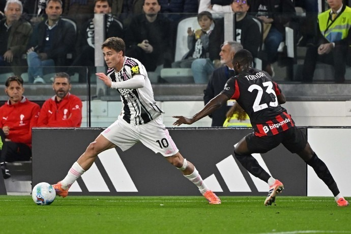 德天空：阿森纳密切关注法鹰左边锋巴霍亚，克勒舍要7000万欧（德国天空体育：阿森纳盯上法鹰左翼巴霍亚，克勒舍标价7000万欧元）