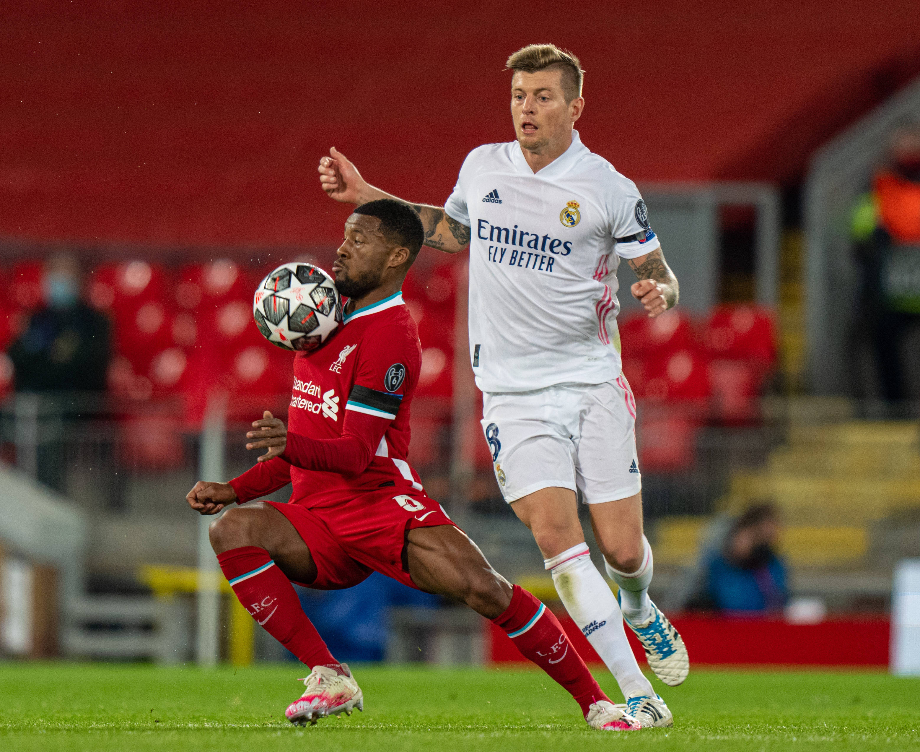 弑旧主，费瓦斯曾与林良铭、巴尔韦德在皇马B队做过队友（反戈旧主！费瓦斯曾与林良铭、巴尔韦德同效力皇马B队）