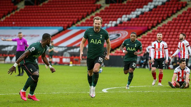 混团夺冠，国乒陪练角落等待，谁注意孙颖莎举动，刘国梁没说错（混合团体夺冠，国乒陪练默默守在角落，孙颖莎细节引发关注，刘国梁说得没错）