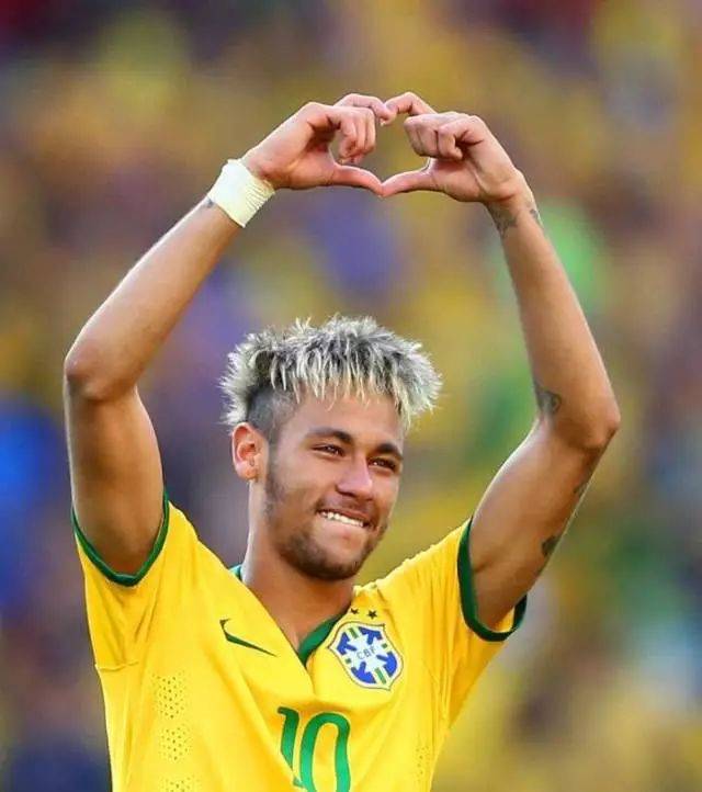 记者：多队关注赫塔16岁中场艾希霍恩，球员解约金1000-1200万（记者：多家球队有意赫塔16岁中场艾希霍恩，解约金约1000-1200万）