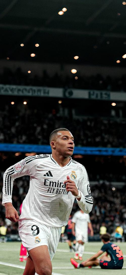 广岛主帅：申花在身体和速度方面很出色，J联赛球队技术细腻（广岛主帅：申花对抗与速度突出，J联赛球队技术更细腻）