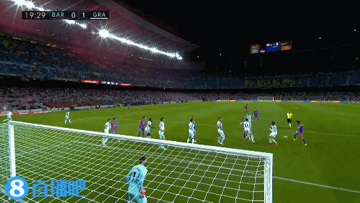 伯恩利遭遇英超七连败连场惜败，排名跌入降级区（伯恩利英超七连败屡遭小负，排名滑落至降级区）