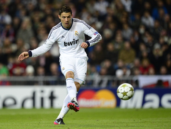 欧冠进球榜更新：莱万连续进球,（欧冠射手榜更新：莱万连场破门）