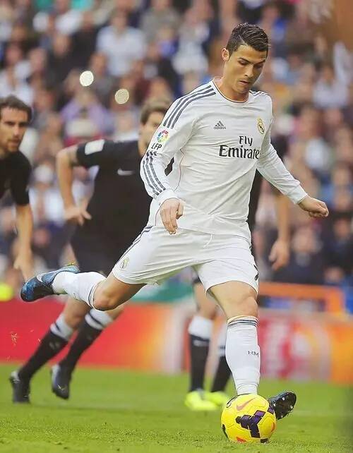 足球意甲豪门高层内讧传闻升温（意甲豪门高层内讧传闻加剧）