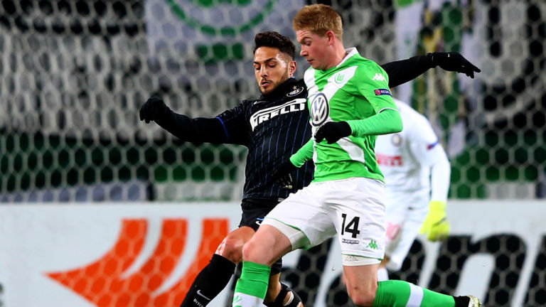 北京时间12月10日凌晨04：00，2025／26赛季欧冠联赛阶段第六轮的一场关键对决将在诺坎普球场上演。（欧冠2025／26第六轮关键战诺坎普打响，北京时间12月10日04：00开球）